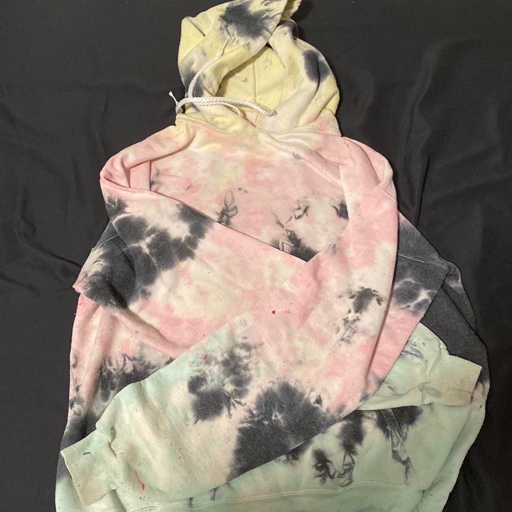 multicolored sweatshirt